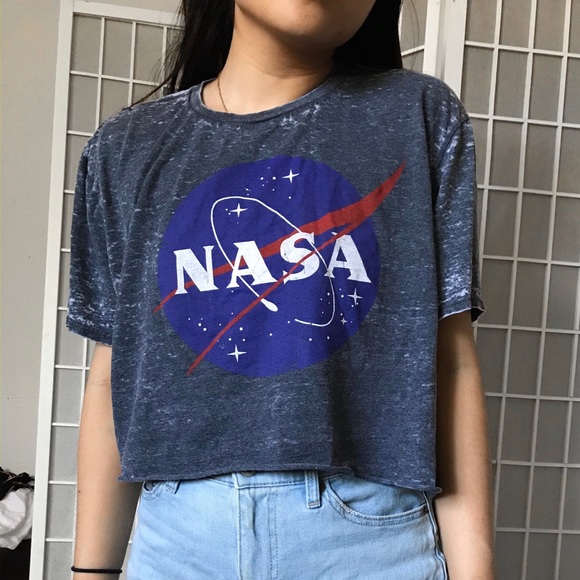 Cropped NASA graphic T-shirt - Picture 2 of 3
